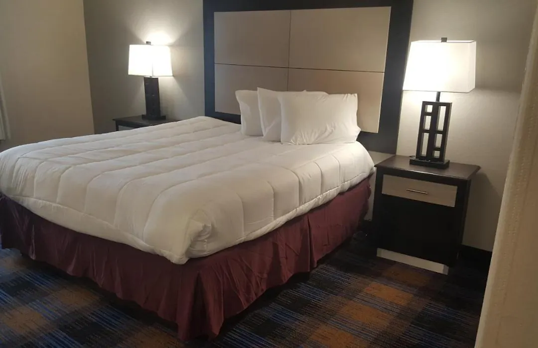 Regency Inn & Suites-1