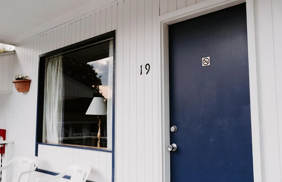 Blue Moon Motel-1