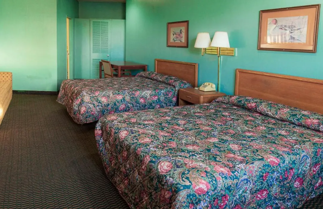 Red Horse Motel Dayton Moraine-1