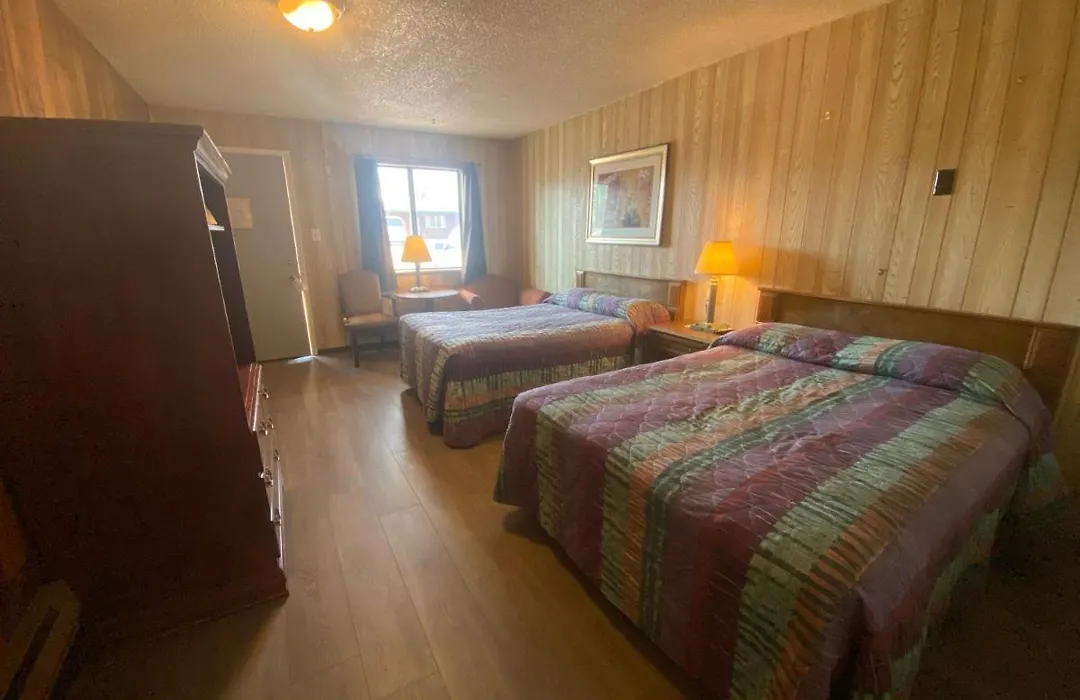 Round-Up Motel-1