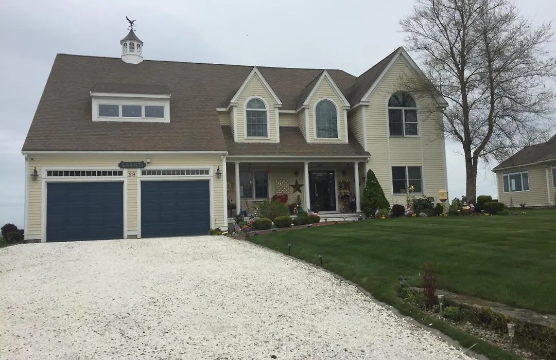 Inn 38 Oak Bluff Circle-1