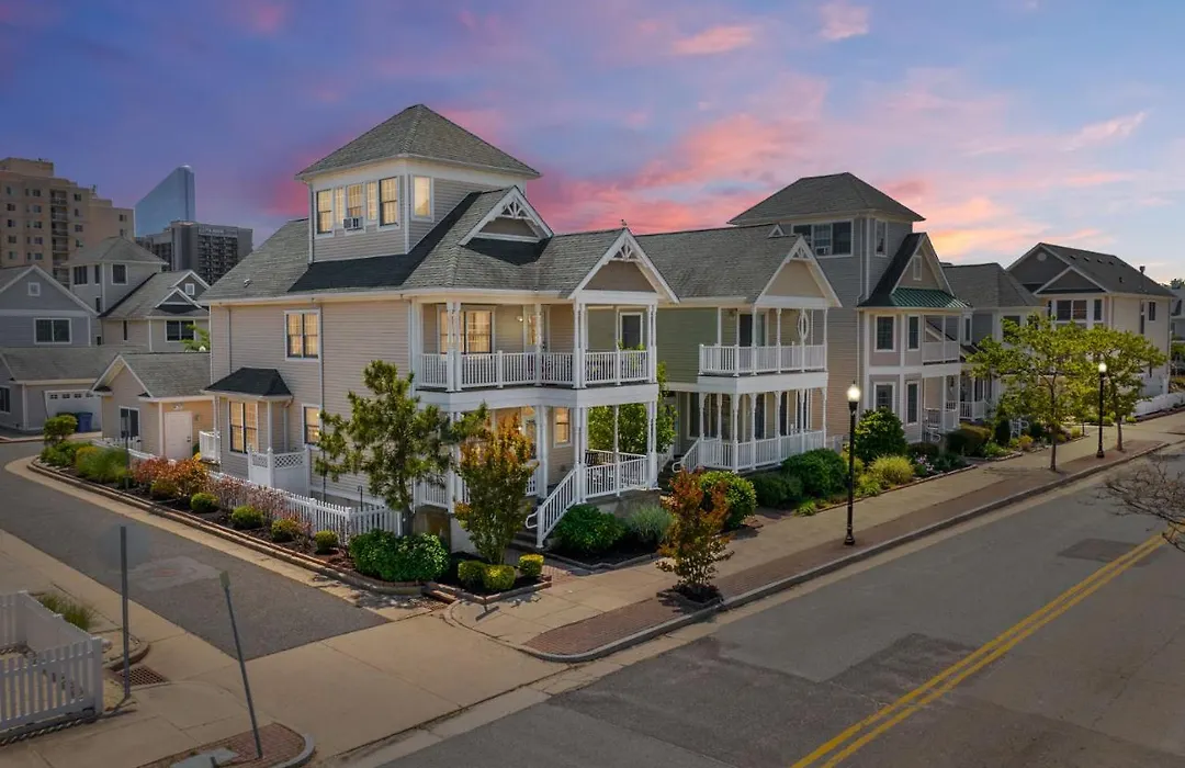 The Lucky Beach House, The Most Popular Beach House In Atlantic City! Wow!-1