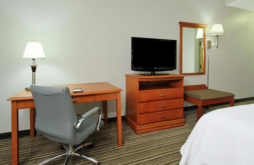 Hampton Inn Ashtabula-1