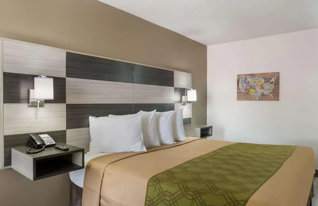 Econo Lodge-1