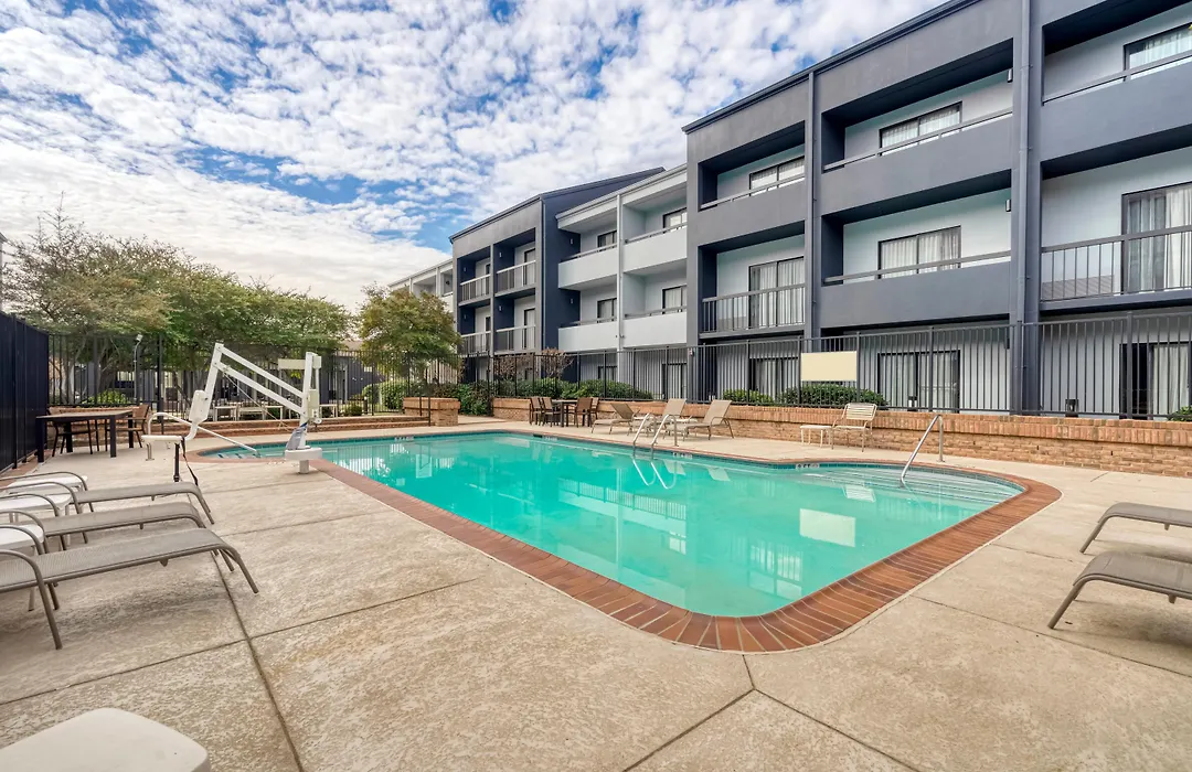 Oyo Townhouse Love Field-1