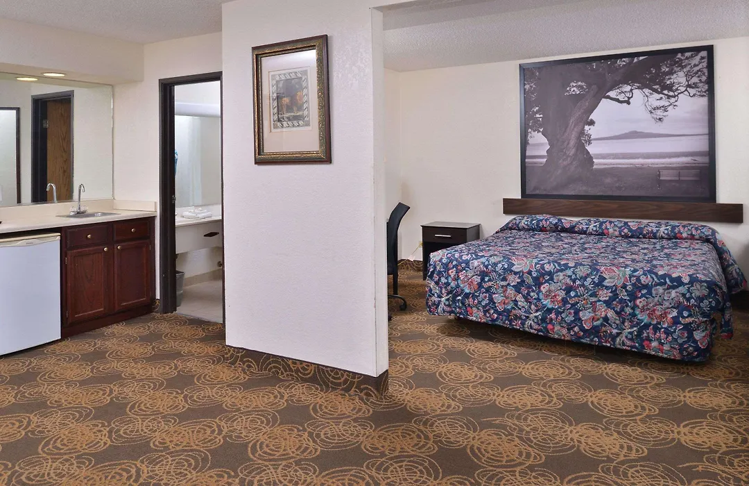 Rodeway Inn Waukegan - Gurnee-1