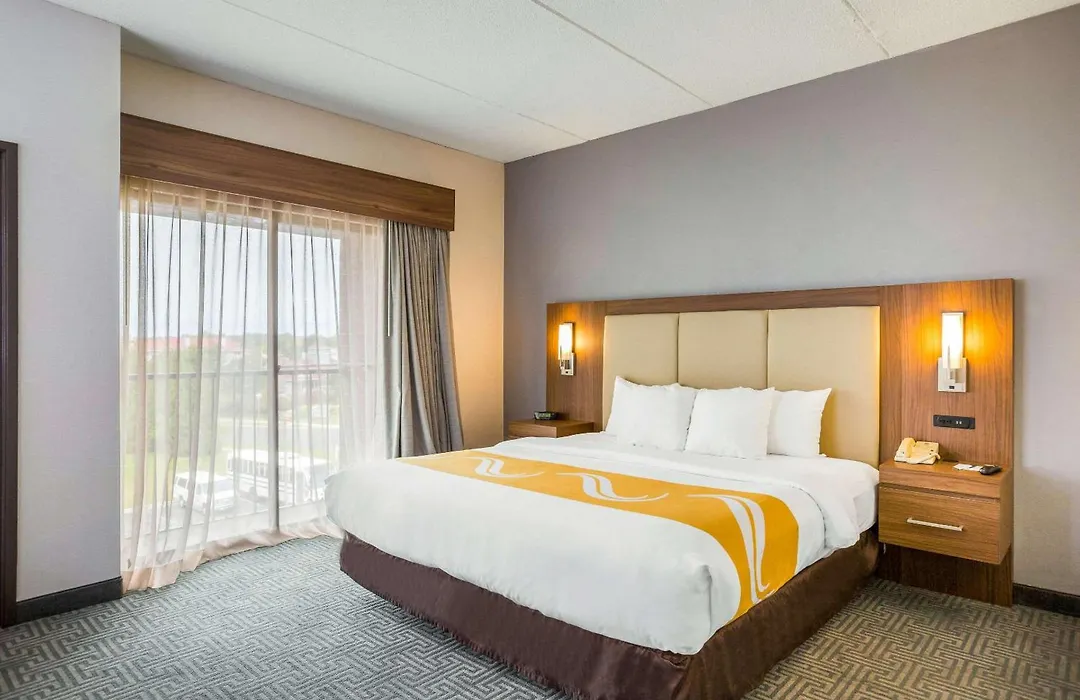 Quality Suites Lansing West-1