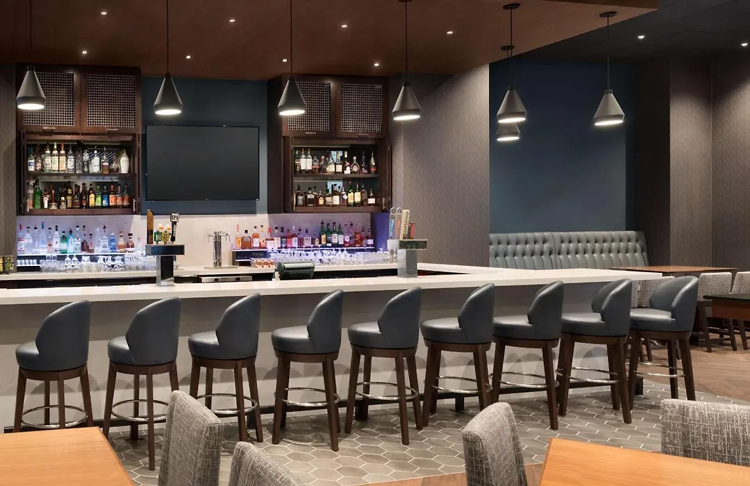 Embassy Suites By Hilton Chicago Lombard-1