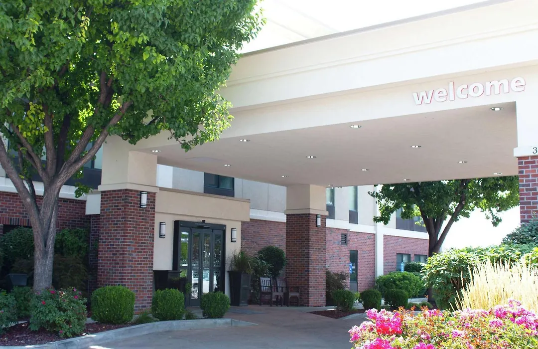 Hampton Inn Boise - Airport-1