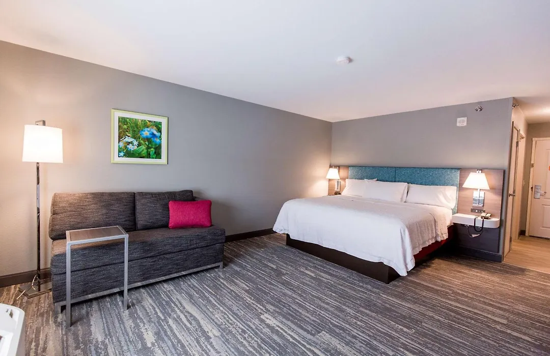 Hampton Inn Bismarck-1