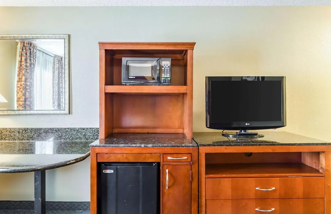 Quality Inn Chicopee-Springfield-1