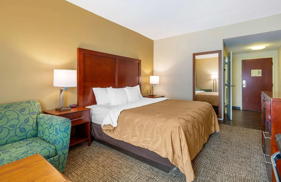 Quality Inn & Suites Olde Town-1