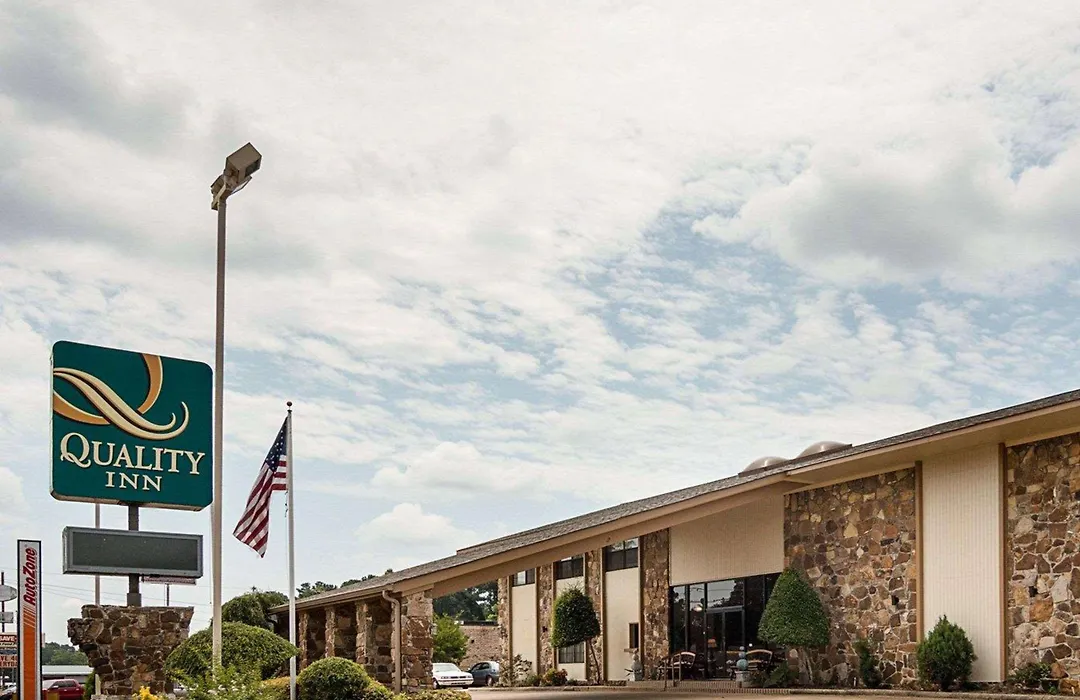 Quality Inn Magnolia-1