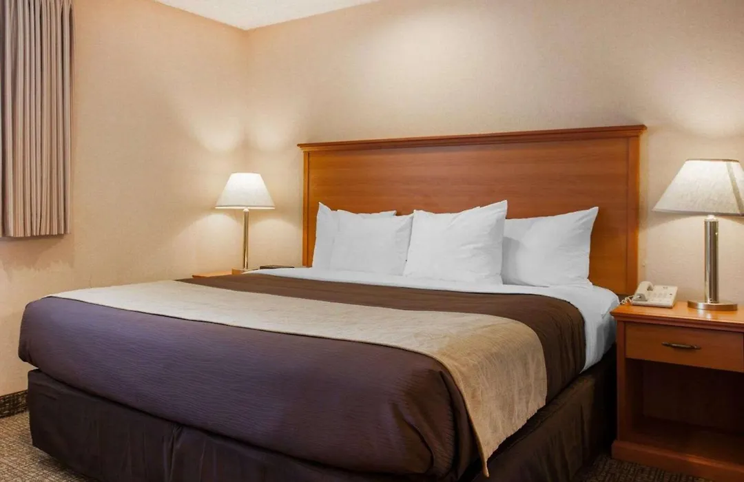 Quality Inn Kirkland-1