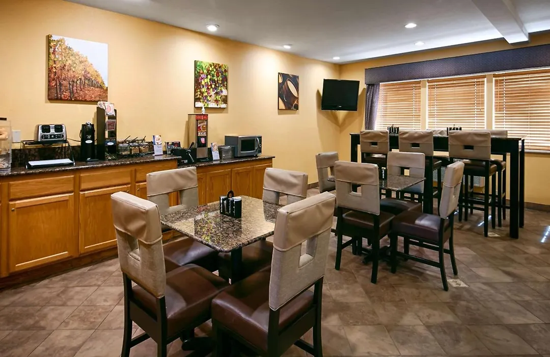 Best Western Dallas Inn & Suites-1