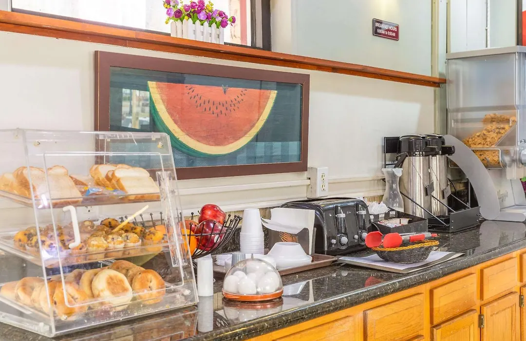 Econo Lodge Clarks Summit - Scranton-1