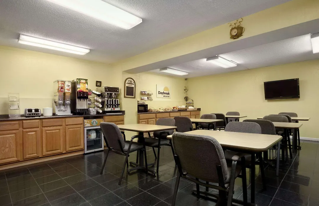 Days Inn By Wyndham Port Royal/Near Parris Island-1