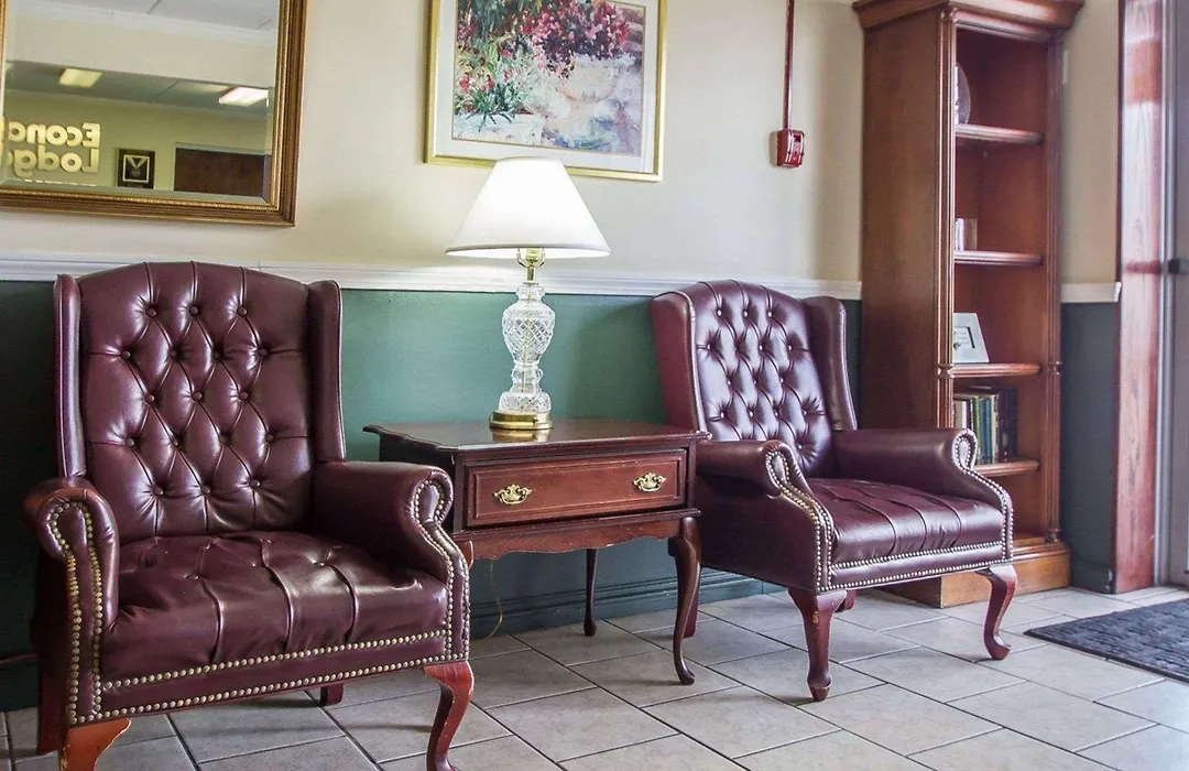 Econo Lodge Inn & Suites Windsor Locks Bradley Airport-1