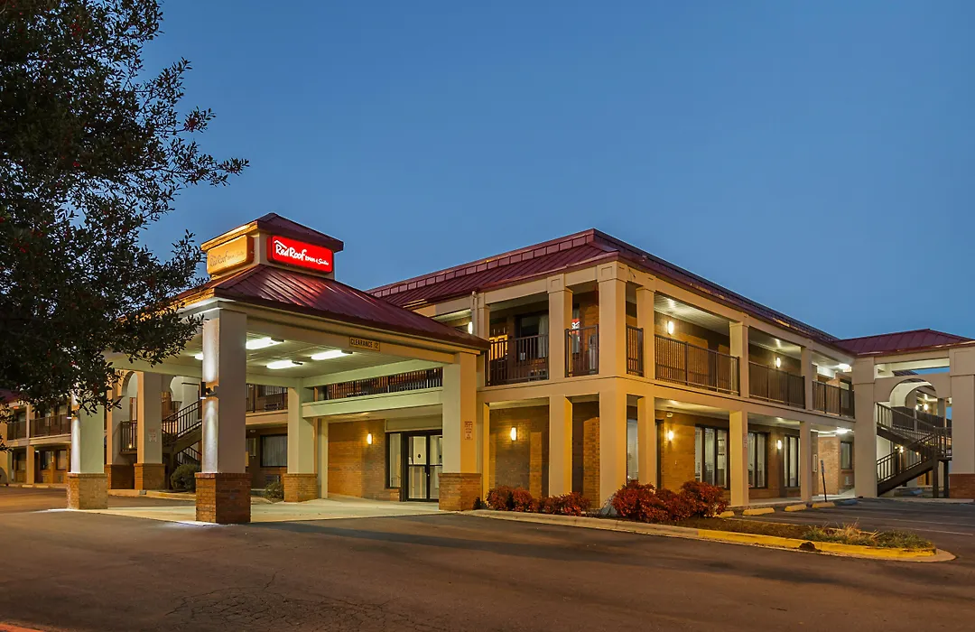 Red Roof Inn & Suites Scottsboro-1