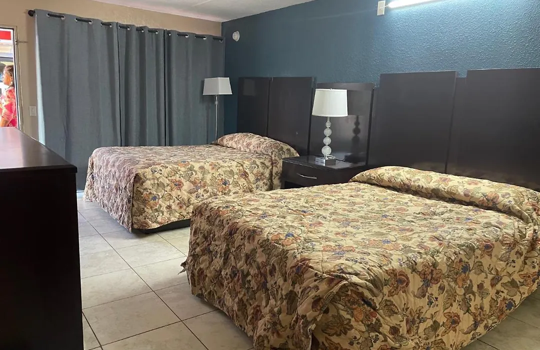 Royal Inn-1
