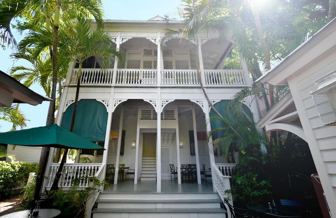 Simonton Court Historic Inn & Cottages-1
