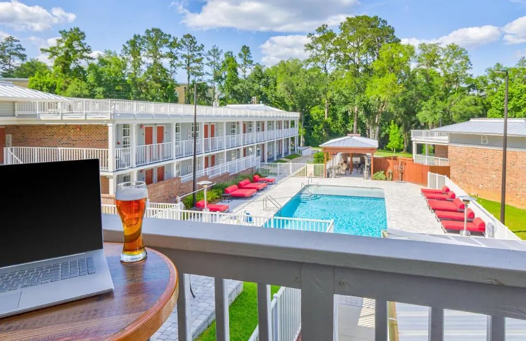 Seven Hills Suites-1