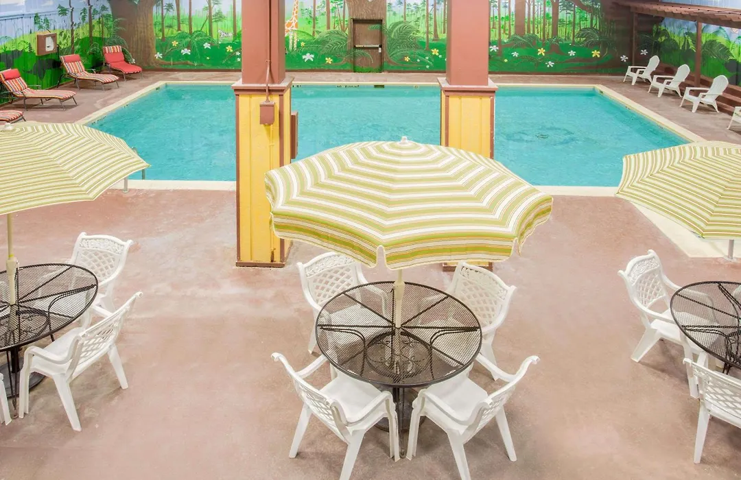 Ramada By Wyndham Angola/Fremont Area-1