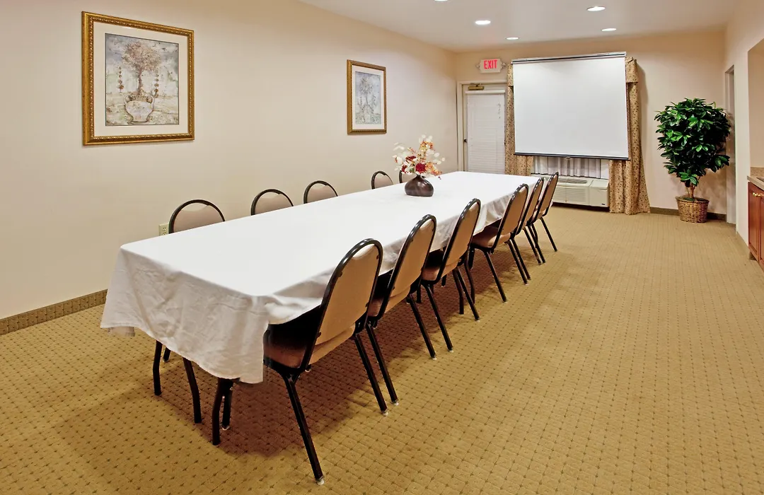 Holiday Inn Express & Suites Camden-I20-1