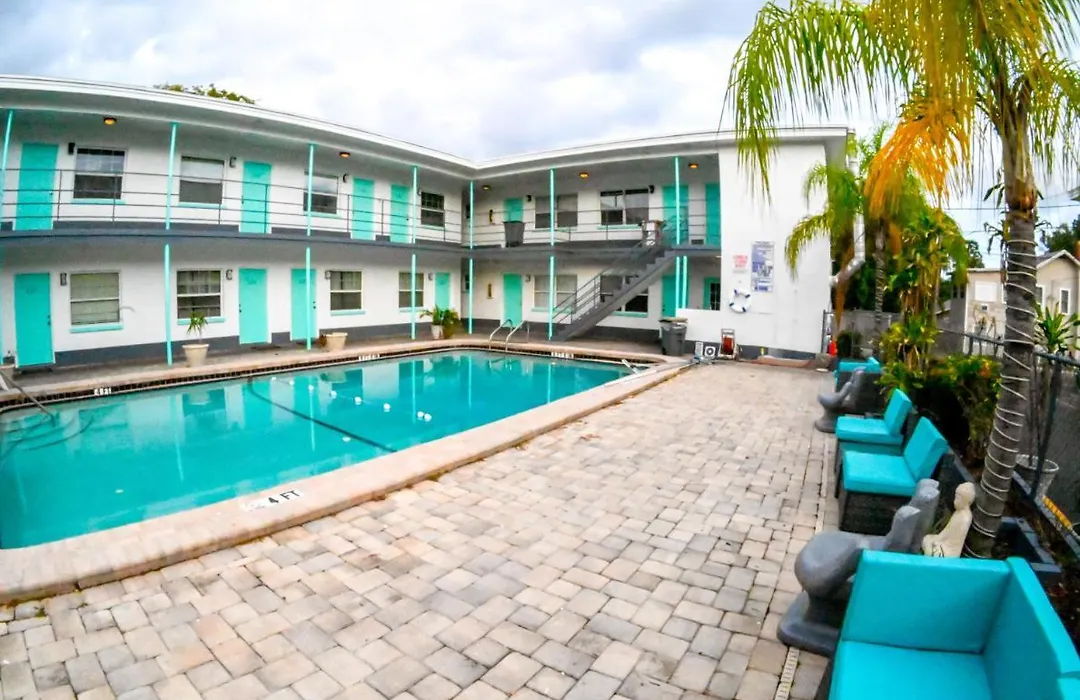 Uptown Inn & Suites-1