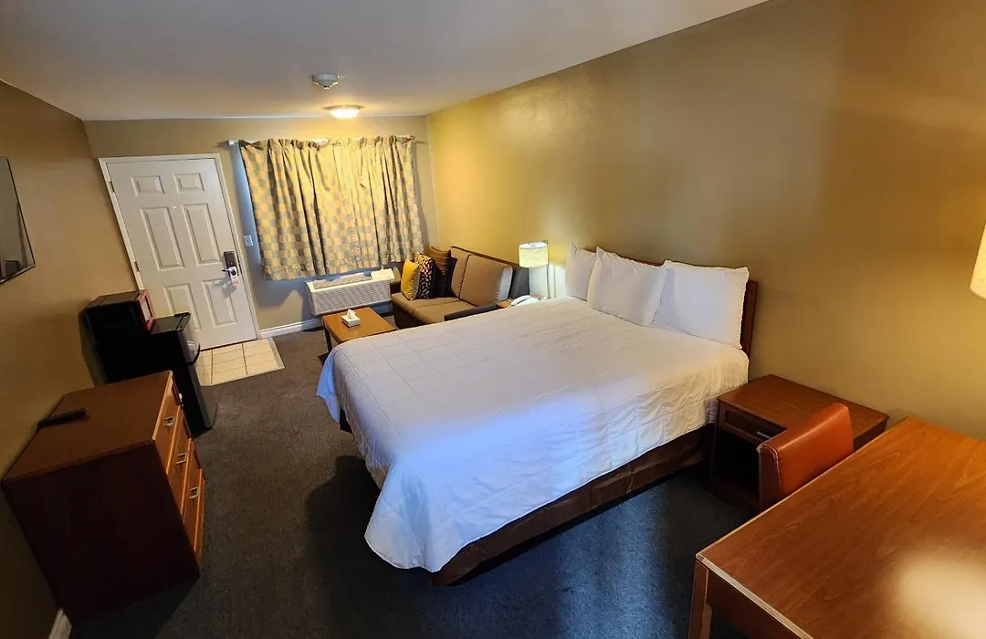 Welcome Everett Inn-1