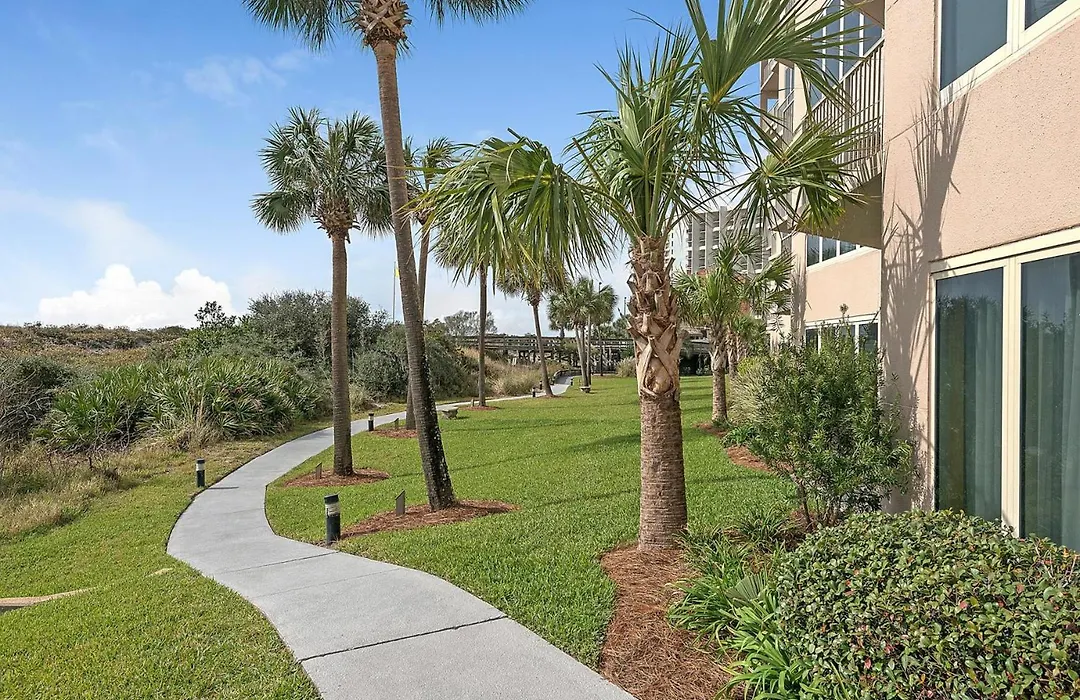 Beach Manor 1206-1