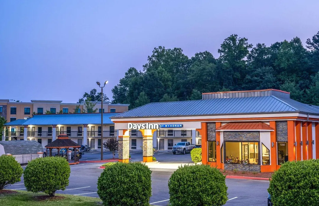 Days Inn By Wyndham Clemson-1