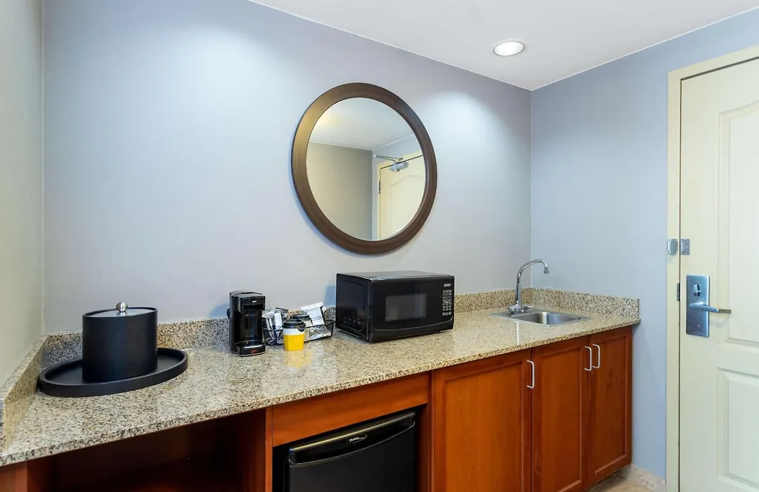 Hampton Inn & Suites Minneapolis St. Paul Airport - Mall Of America-1