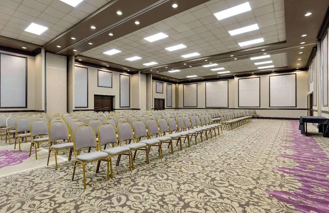 Iban Dallas Park Central Hotel, Trademark By Wyndham-1