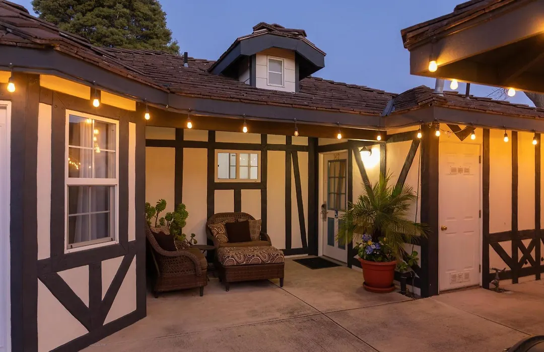 Solvang Inn & Cottages-1
