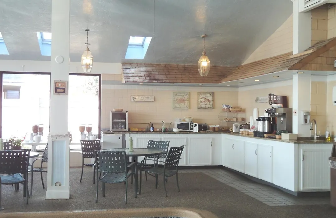 Hyannis Travel Inn-1