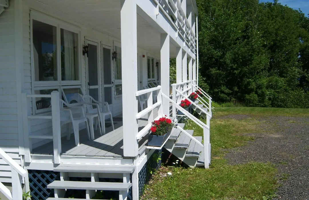 High Tide Inn On The Ocean, Motel And Cottages-1