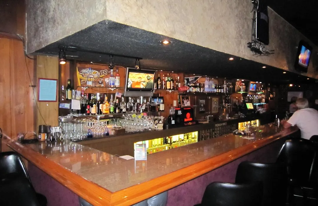 Travelers Inn-1