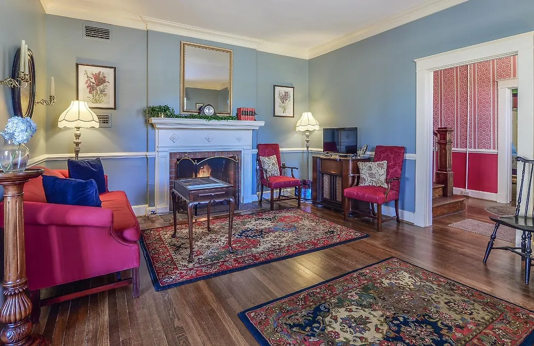 Cedars Of Williamsburg Bed & Breakfast-1