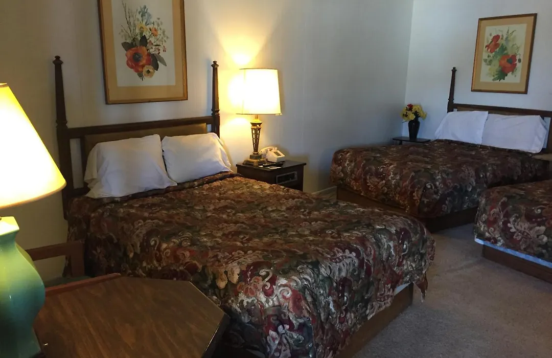 Rustic Motel Rolla-1
