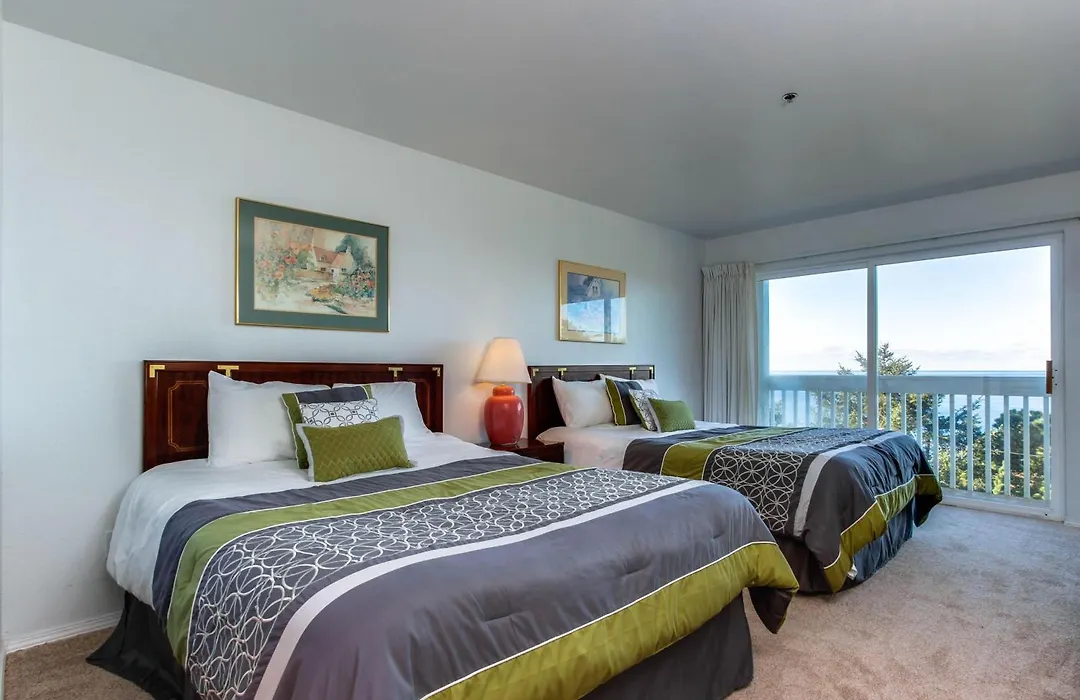 Sandstone Point Hotel-1