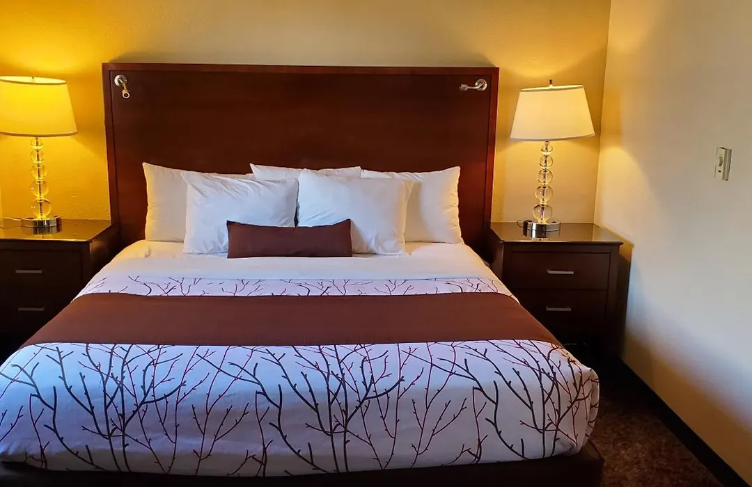 Olympic Inn & Suites-1