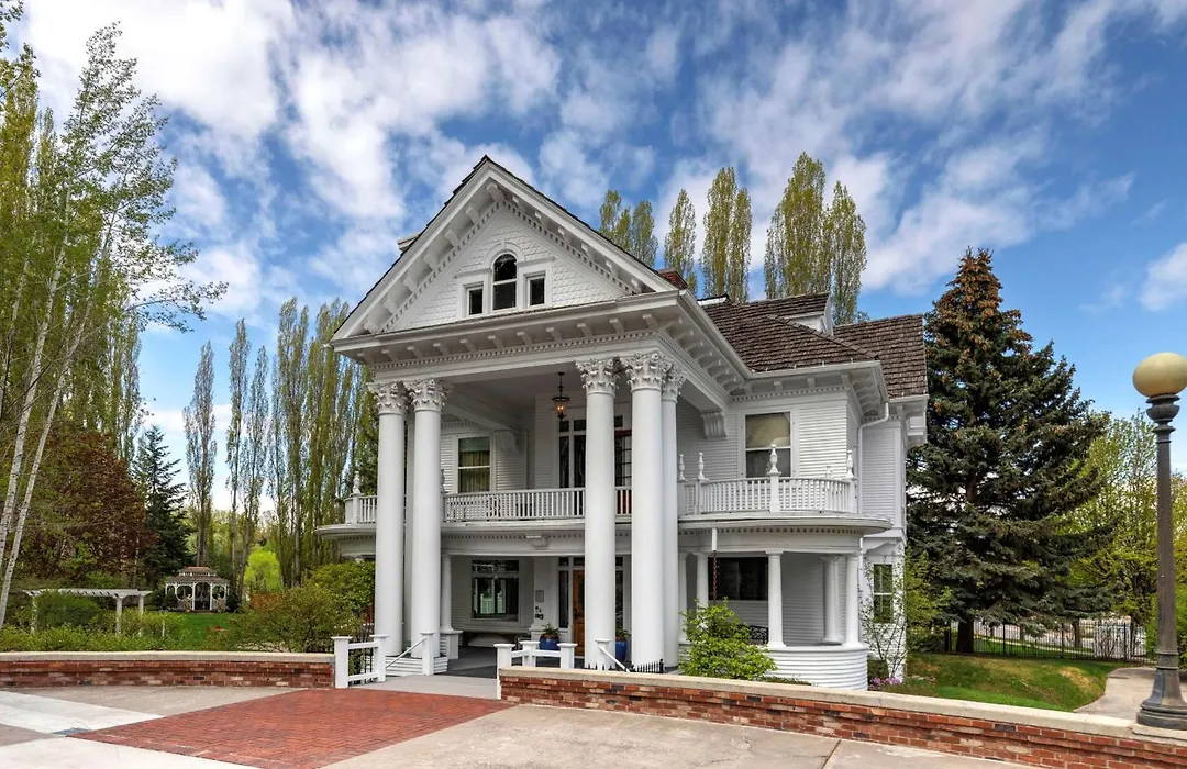 The Gibson Mansion Bed And Breakfast-1