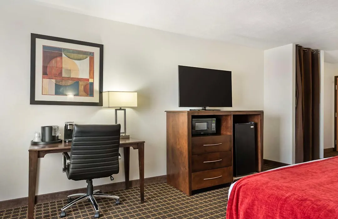 Best Western Plus Eagleridge Inn & Suites-1