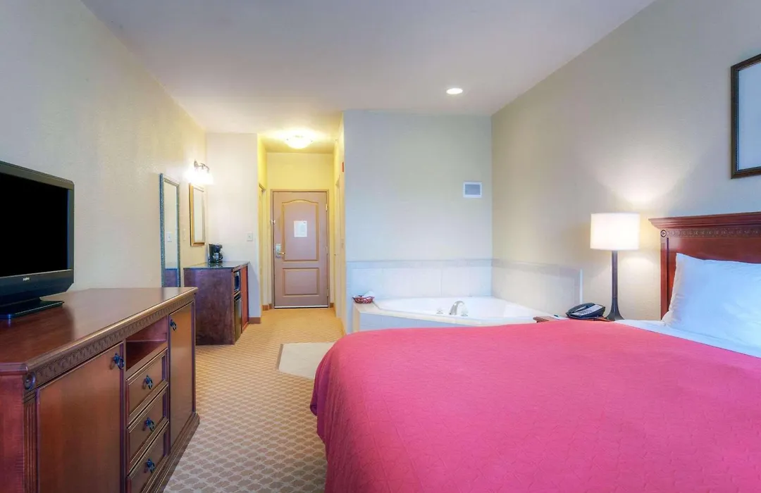 Country Inn & Suites By Radisson, Emporia, Va-1