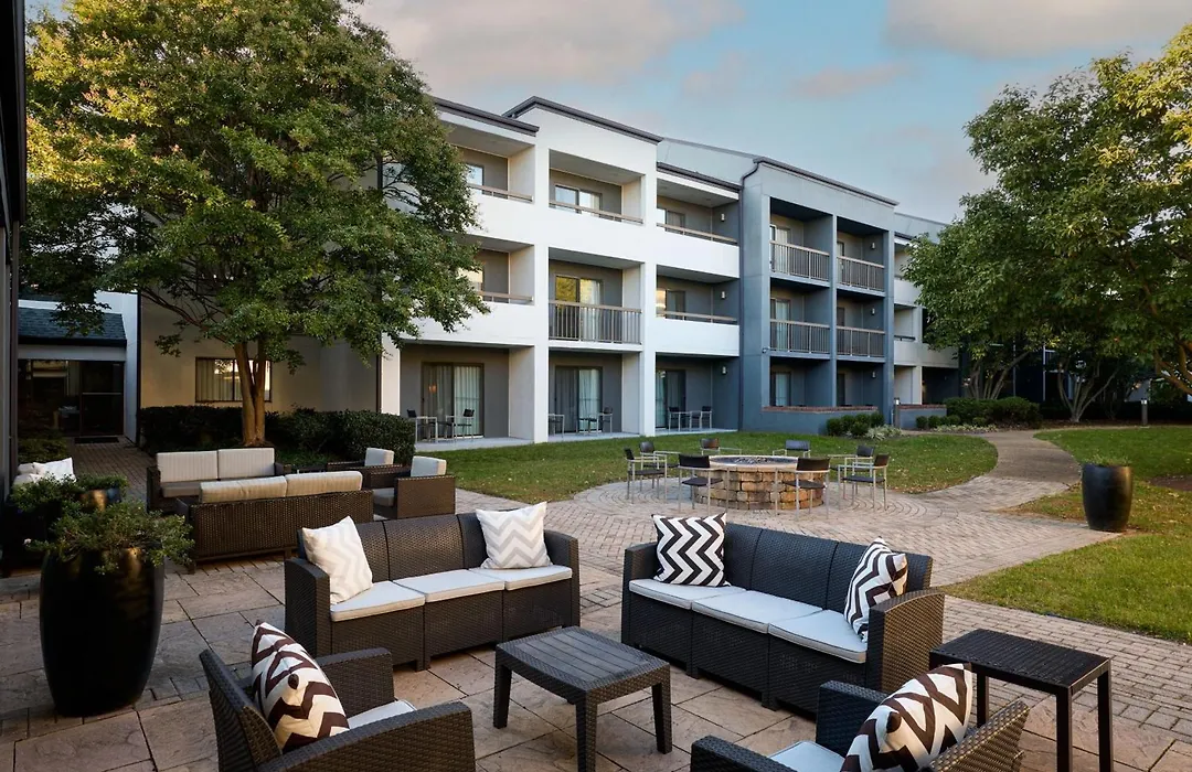 Courtyard By Marriott Fairfax Fair Oaks-1