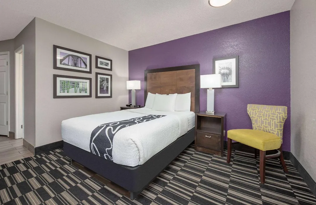 La Quinta Inn By Wyndham El Dorado-1