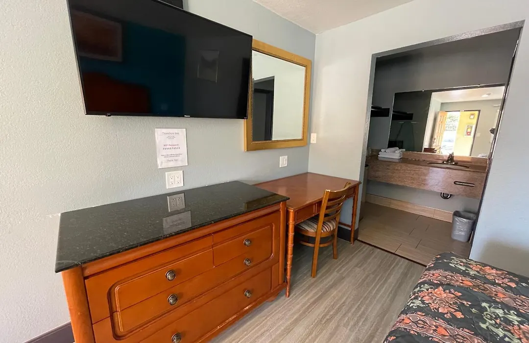 Travelers Inn-1