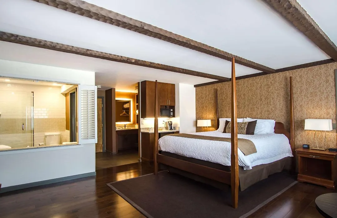 The Yankee Inn-1