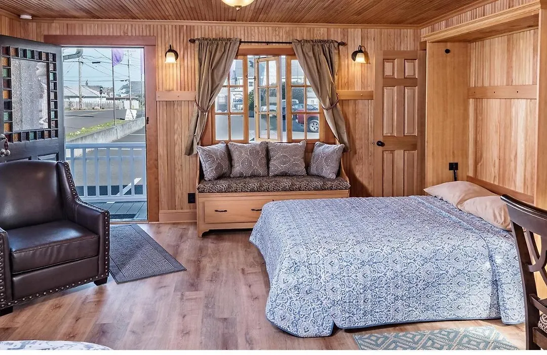 Whistling Winds Motel-1